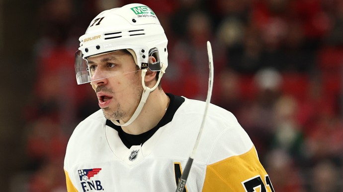 Судьи во втором матче подряд отменили гол Евгения Малкина в НХЛ