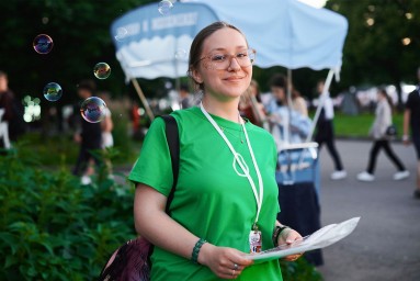 В Москве начался набор волонтеров на городской праздник выпускников на ВДНХ