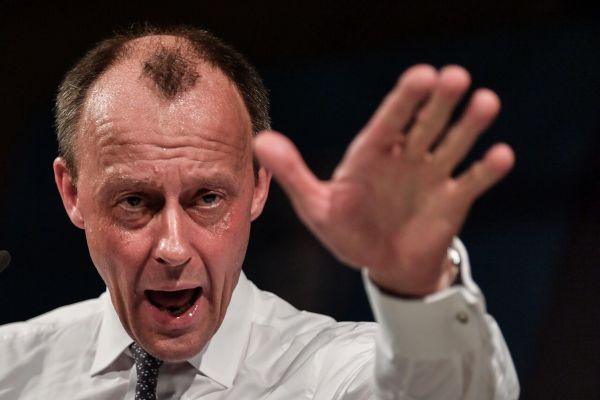 Под колпаком у Мерца: Германия превращается в заповедник ложной реальности Под колпаком у Мерца: Германия превращается в заповедник ложной реальности