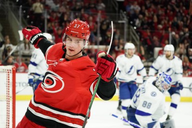 «Каролина» в овертайме дожала «Калгари» в матче НХЛ