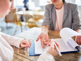 В текущей ситуации рублёвые депозиты выгоднее валютных — доцент Горбунова