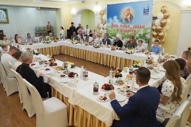 Артём Здунов встретился с семьями участников СВО Артём Здунов встретился с семьями участников СВО