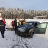 Спасатели вытащили пассажирку из покореженной машины