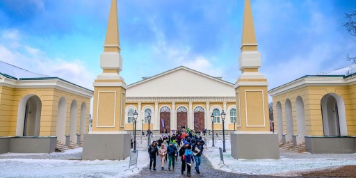 Копию здания манежа у Александровского сада открыли в кинопарке «Москино»