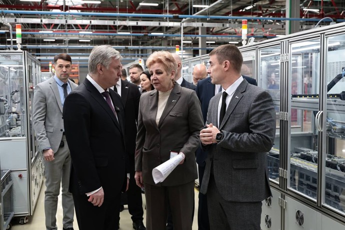 Губернатор Русских открыл форум в Ульяновске, заявив, что станкостроение является основой технологического суверенитета России Губернатор Русских открыл форум в Ульяновске, заявив, что станкостроение является основой технологического суверенитета России