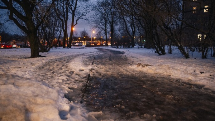 На дорогах Ленобласти 3 декабря возможен гололёд