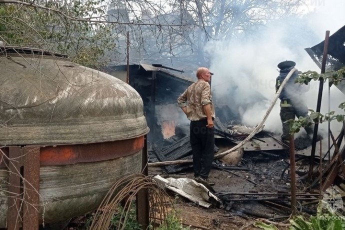 Под Новой Каховкой потушили пожар в частном секторе