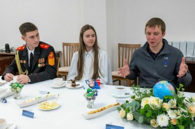 В Заксобрании состоялась встреча с первым красноярским космонавтом