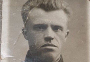 История найденного на Новгородчине медальона бойца получила продолжение