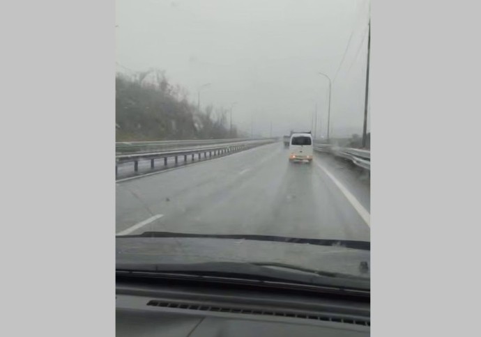 Снег на объездной Владивостока: автомобилистов предупреждают об опасности Снег на объездной Владивостока: автомобилистов предупреждают об опасности