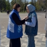 В Черкесске раздавали 6000 георгиевских лент к годовщине Победы