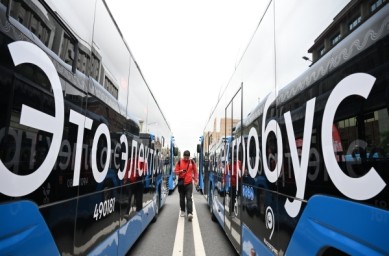 На улицы Москвы впервые вышел электробус с технологией ночной зарядки