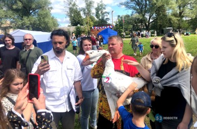 На волотовских «Гусиных бегах» победил гость с архангельским именем