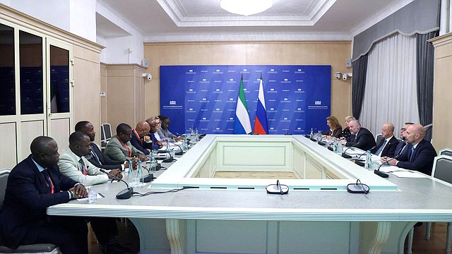 В Государственной Думе прошла встреча с делегацией Республики Сьерра-Леоне В Государственной Думе прошла встреча с делегацией Республики Сьерра-Леоне