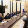 Путин поручил принять системные меры по обеспечению регионов бензином