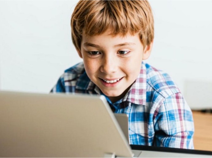 Белгородский школьник пожаловался губернатору на отсутствие оптоволоконного интернета