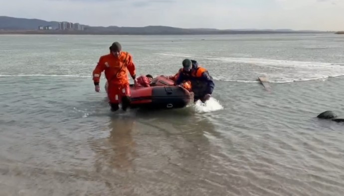В Забайкалье рыбак провалился под талый лёд