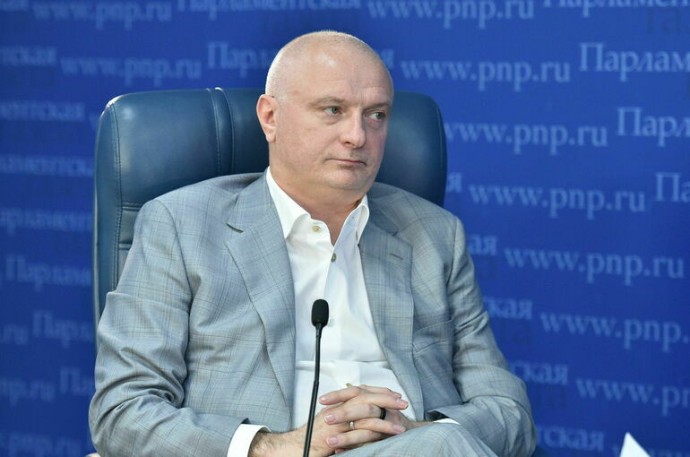 Соцгарантии, суверенитет, ценности: как Конституция задала вектор развития России Соцгарантии, суверенитет, ценности: как Конституция задала вектор развития России