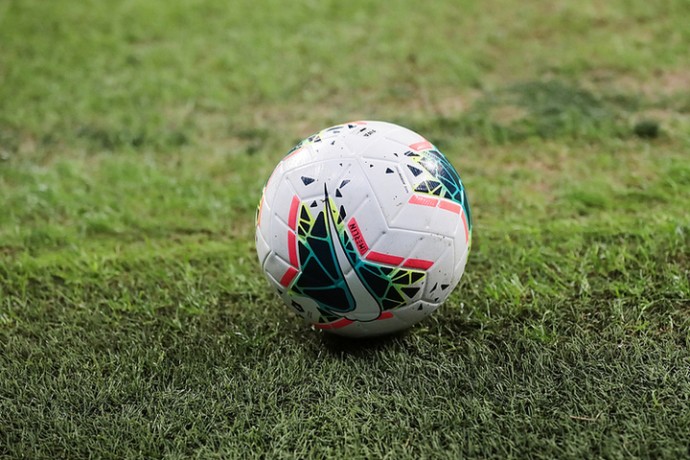 Матч сборных Сербии и Албании омрачился политическим скандалом