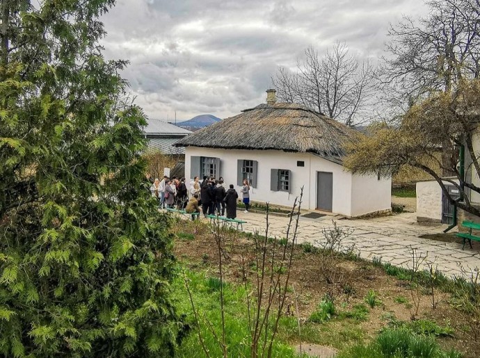 Приморцы предпочитают у Лермонтова «Героя нашего времени» и стихи о любви Приморцы предпочитают у Лермонтова «Героя нашего времени» и стихи о любви