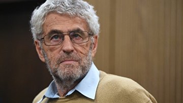 Суд заочно приговорил Гозмана к 10 годам за призывы к терроризму