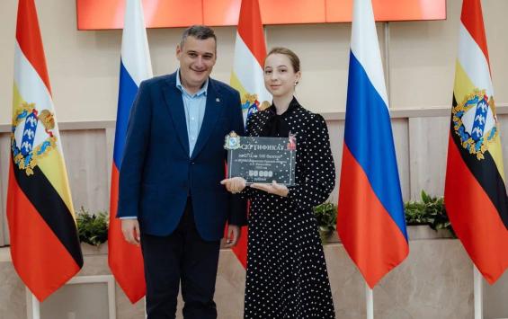 41 выпускник из Курской области получил 100 баллов на ЕГЭ