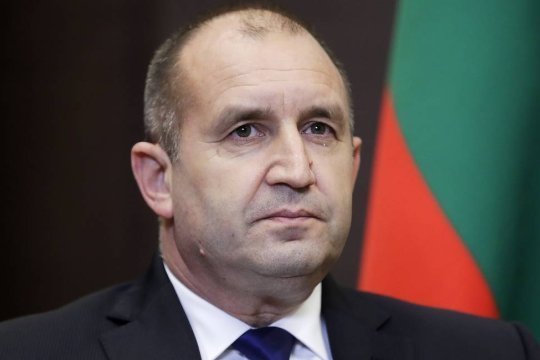 На выборах в Болгарии побеждает партия бывшего президента страны Румена Радева
