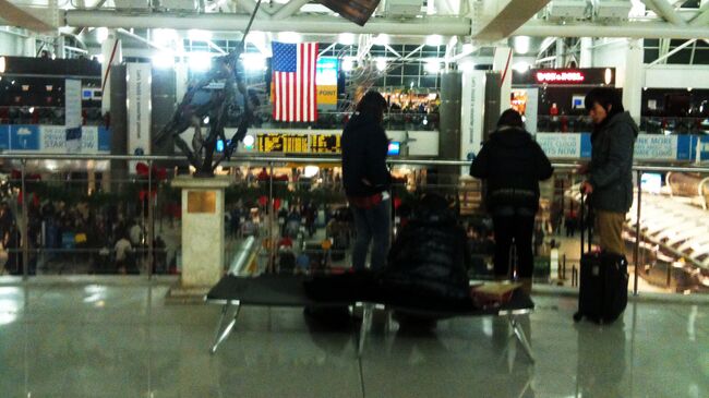 Аэропорт Кеннеди в Нью-Йорке приостановил работу из-за нехватки персонала Аэропорт Кеннеди в Нью-Йорке приостановил работу из-за нехватки персонала