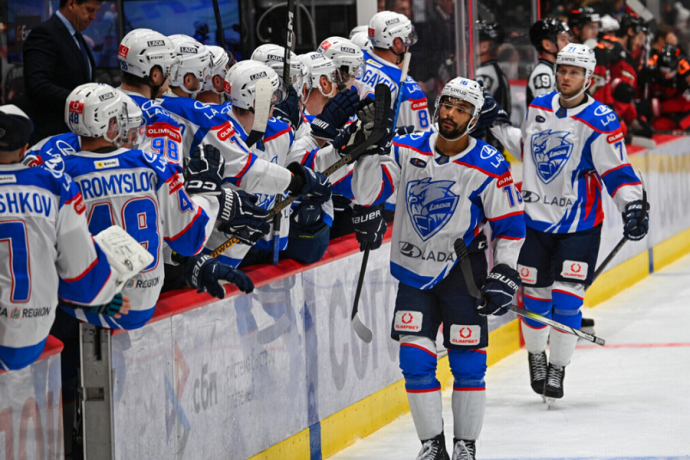 "Лада" обыграла "Салават Юлаев" в матче КХЛ "Лада" обыграла "Салават Юлаев" в матче КХЛ