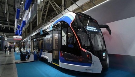 На «Иннопроме» представили новый пятисекционный трамвай для крупных городов