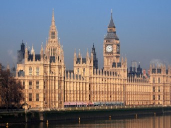 Британские парламентарии призвали власти ужесточить контроль за ИИ-системами