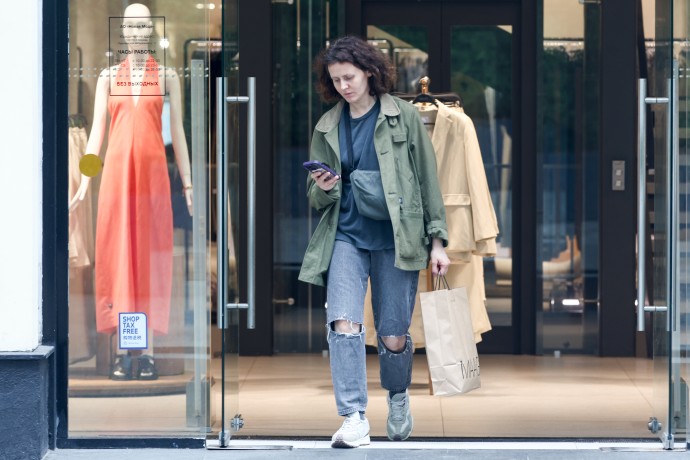 Свыше 30% россиян делают импульсивные покупки из-за одиночества Свыше 30% россиян делают импульсивные покупки из-за одиночества