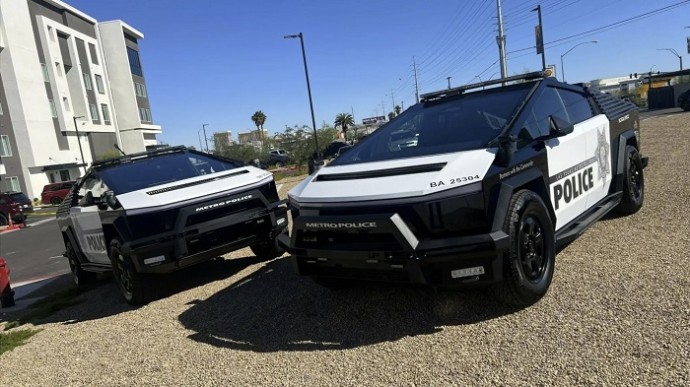 Полиция Лас-Вегаса получила в дар десять электромобилей Tesla Cybertruck Полиция Лас-Вегаса получила в дар десять электромобилей Tesla Cybertruck