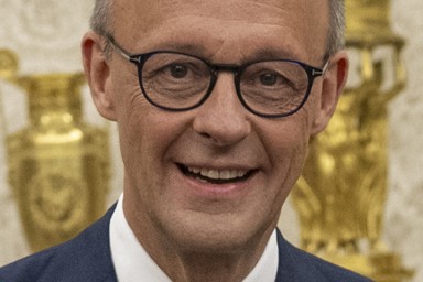 Германия — RTL/ntv Trendbarometer: Мерц идет в гору, правительство буксует