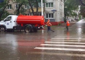 Последствия циклона устраняют в Благовещенске