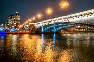 Уличное освещение и подсветку в столице перевели на зимний режим работы