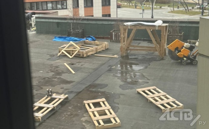 В Южно-Сахалинске разгорелся конфликт между жильцами дома и владельцами строящегося ресторана В Южно-Сахалинске разгорелся конфликт между жильцами дома и владельцами строящегося ресторана