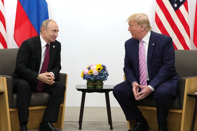 В СФ назвали позитивным сигналом постоянные контакты Путина и Трампа