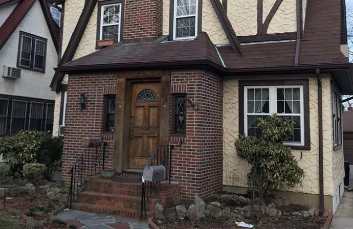 В США выставили на продажу дом раннего детства Трампа