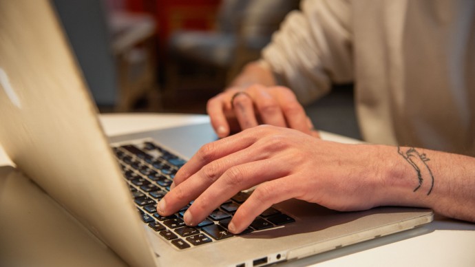 Отношение к переработкам и оплате труда: чем зумеры отличаются от миллениалов Отношение к переработкам и оплате труда: чем зумеры отличаются от миллениалов