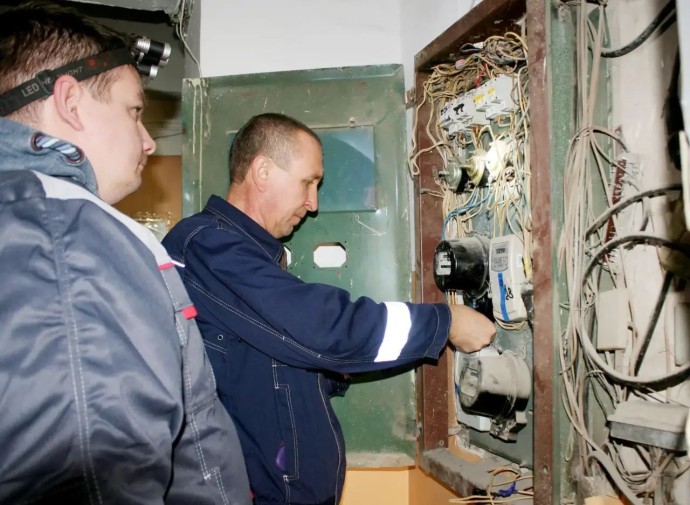 Больше 10 тысяч астраханцев отключат за долги от электричества Больше 10 тысяч астраханцев отключат за долги от электричества