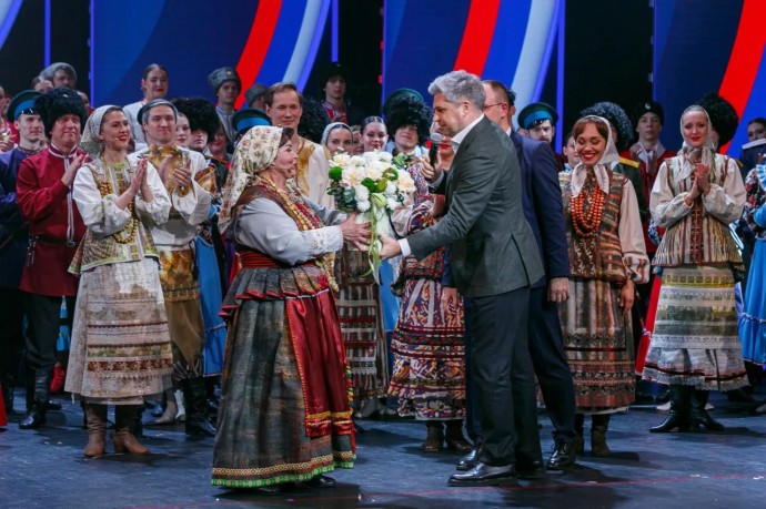 В театре «Русская песня» выступили лауреаты Всероссийского фольклорного конкурса «Казачий круг» В театре «Русская песня» выступили лауреаты Всероссийского фольклорного конкурса «Казачий круг»