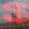 ЦБ опустил официальный курс доллара ниже 75 рублей