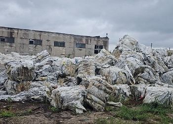 Амурскую компанию обязали убрать свалку биг-бэгов в Белогорье Амурскую компанию обязали убрать свалку биг-бэгов в Белогорье