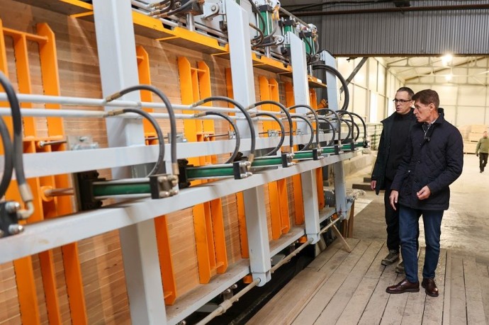 Олег Кожемяко посетил восстановленный после пожара лесоперерабатывающий комплекс в Лесозаводске Олег Кожемяко посетил восстановленный после пожара лесоперерабатывающий комплекс в Лесозаводске