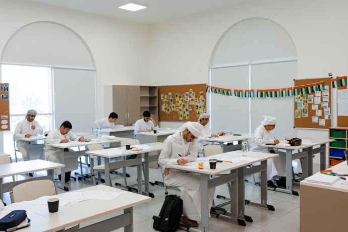 Российские учителя подготовили школьников из ОАЭ к международным олимпиадам по физике Российские учителя подготовили школьников из ОАЭ к международным олимпиадам по физике