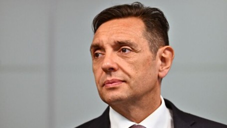 Вулин прокомментировал заморозку российских активов