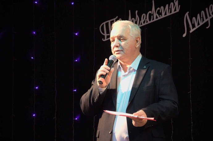 В минуты музыки печальной…