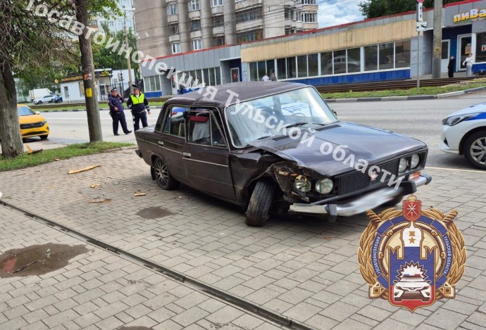 ДТП на улице Металлургов в Туле: пострадал пассажир «Жигулей»