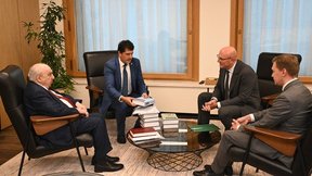Дмитрий Чернышенко провёл рабочую встречу с научным руководителем Института всеобщей истории РАН Александром Чубарьяном